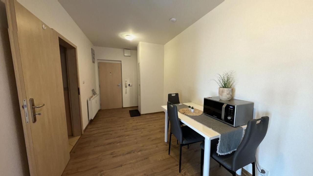 2 Room Apartment - V Blizkosti Nizkych Tatier 406, Apartmany Liptov Liptovský Mikuláš 外观 照片